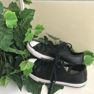 Black leather converse!